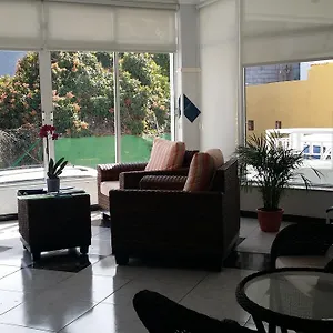 https://hotel-los-cascajos.in-canary-islands.com